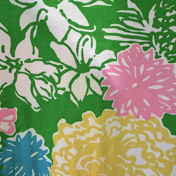 Lilly Pulitzer S Hibiscus Stroll Palmetto Dress. V-neck with 3/4 cuffed sleeve - Picture 6 of 10